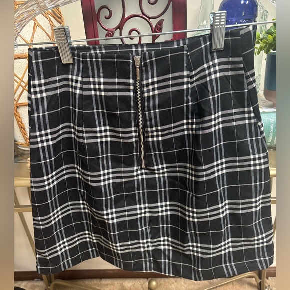 ANTHROPOLOGIE BLUE RAIN BLACK & WHITE PLAID ZIP-UP MINI SKIRT SIZE XS - Picture 3 of 6